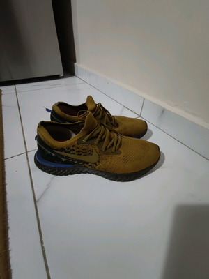 Nike React 45 used athletic shoes in very good condition