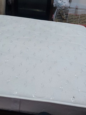 Κρεβάτι εναμισάρι μεταχειρισμένο μαζί με το στρώμα