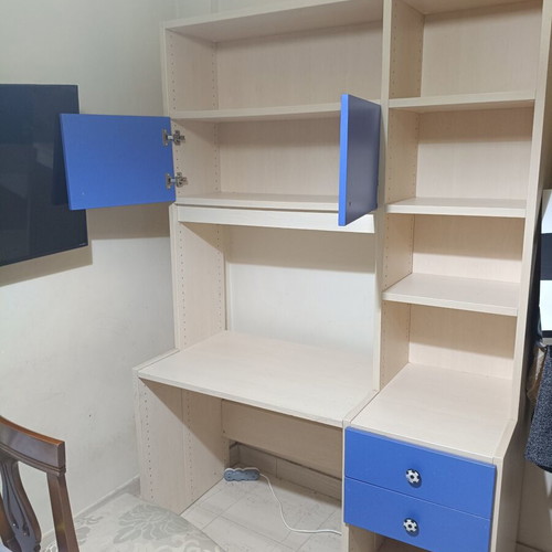 Modeco desk with bookshelf