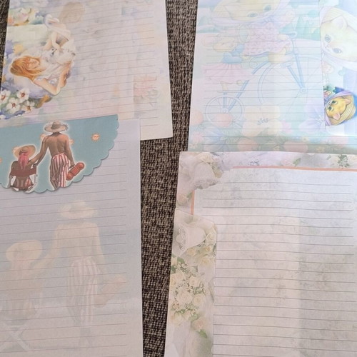 Vintage letter set like new, 23 sheets, 6 envelope sets, 2 covers