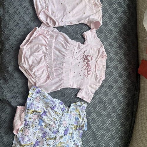 Guess baby dress with diaper shorts and bodysuit like new, size 3-6m