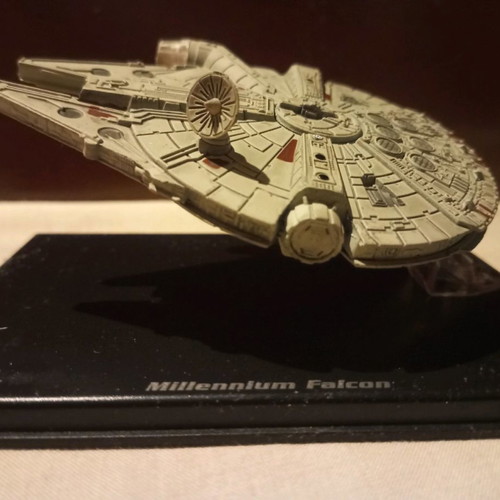 Millennium Falcon miniature new