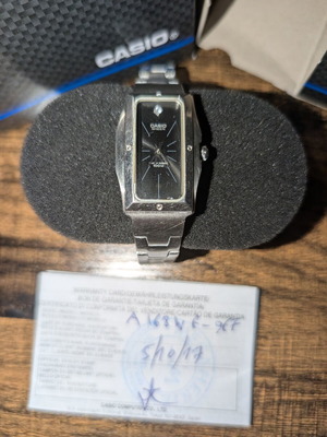 Casio Sheen watch like new with new Renata battery