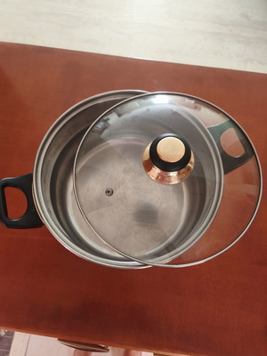 Empirestar 26cm stainless steel pot like new, Germany