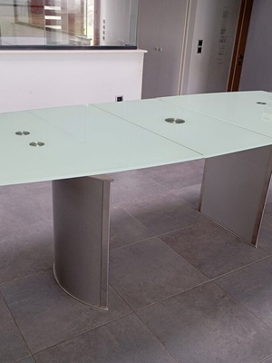Extendable Italian Glass Dining Table with Metal Frame like new