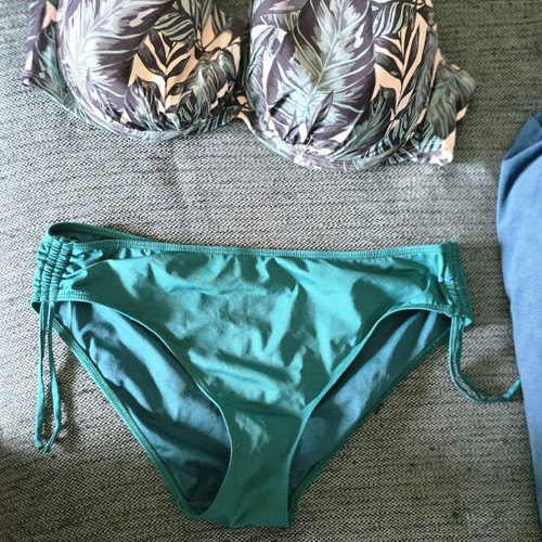 Minerva Bikini Set like new, green tropical leaves, XXL bottom DD top