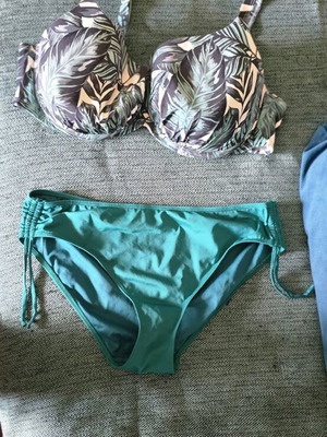 Minerva Bikini Set like new, green tropical leaves, XXL bottom DD top