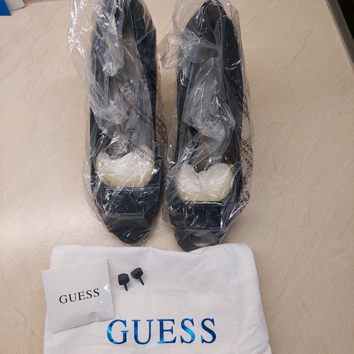 Guess pumps size 39 new black with 10 cm heel