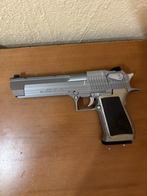 Resident Evil 2 Desert Eagle 50AE Lightning Hawk replica prop