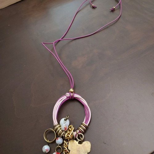 Necklace very simple like new