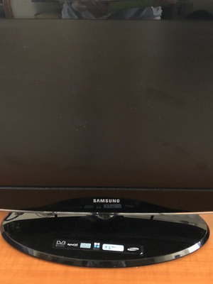 Samsung LCD TV 22 inches used, model LE22A457