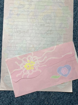 Letter set with envelope like new