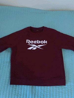 Rebook shirt new, size Small for 14-15 years old