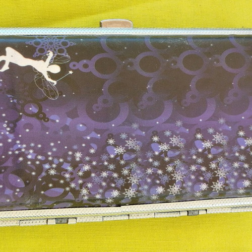 Tobacco case in purple color with white figure new