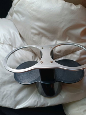 Διπλή ποτηροθήκη για αυτοκίνητο σαν καινούργιο