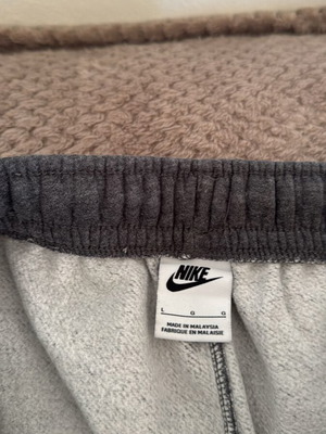 Nike tracksuit large used, gray