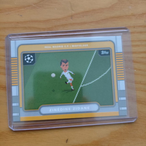 Topps UCC Flagship Zinedine Zidane 8-bit card like new