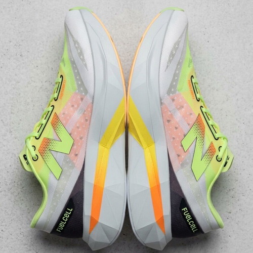 New Balance FuelCell SuperComp Elite v4 running shoes like new, size 44