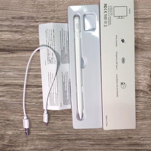 Universal Stylus Pen new with box and accessories