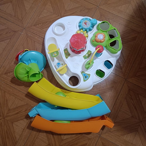 Activity table like new, very good condition
