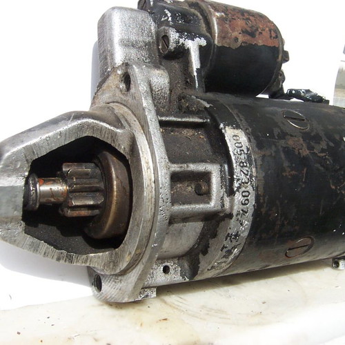 Bosch genuine starter motor for Mercedes 190E - 124 200E used