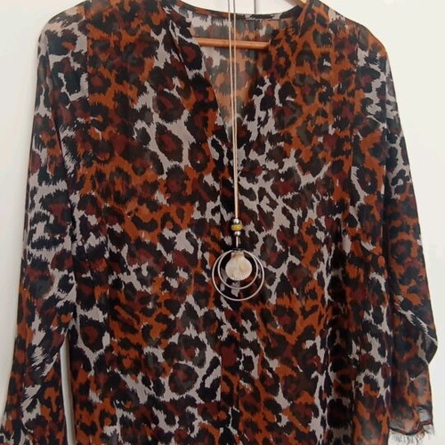 Mango shirt-blouse size Medium like new with gift belt