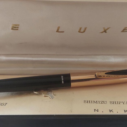 Sailor KC300 Deluxe Rocket pen used with 14k gold nib in case
