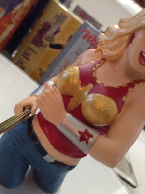 Wonder Girl Teen Titans φιγούρα καινούργια, Women of DC Universe bust