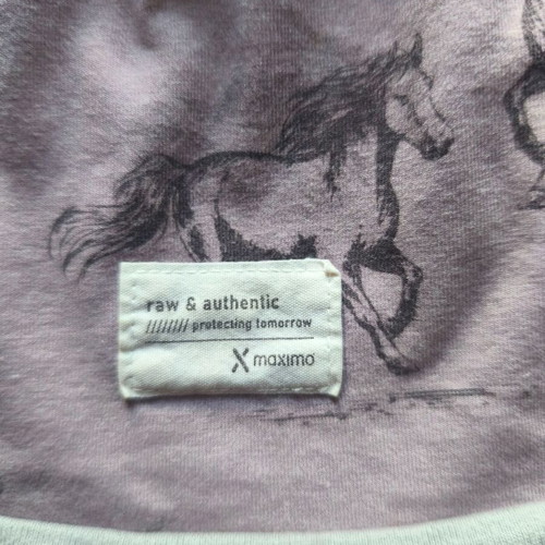 Children's purple hat with horses Maximo like new