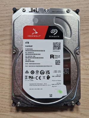 Seagate IronWolf ST4000VN006 internal hard drive 3.5" 4000 GB Serial ATA III like new
