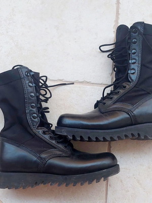 Altama Jungle ripple boots black like new size 40