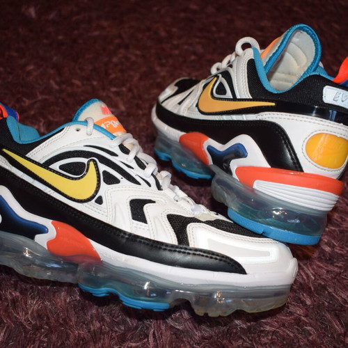 Nike Air Vapormax Evo women's shoes size 38.5 like new, multicolor