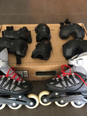 Πατίνια (roller) μεταχειρισμένα με σετ προστατευτικά, μέγεθος 33-36 σε καλή κατάσταση