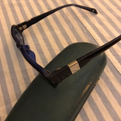 Glasses frame used with myopia lenses, blue and silver
