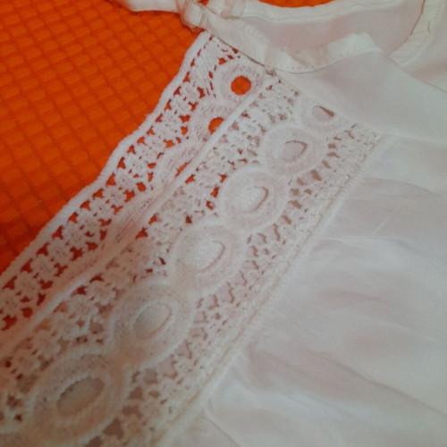 White plus size blouse 5XL like new with lace and balloon sleeve