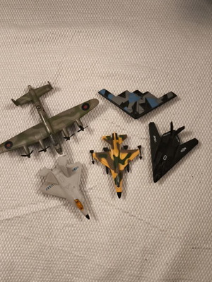 Set of 5 Die-Cast Military Aircraft and Bombers