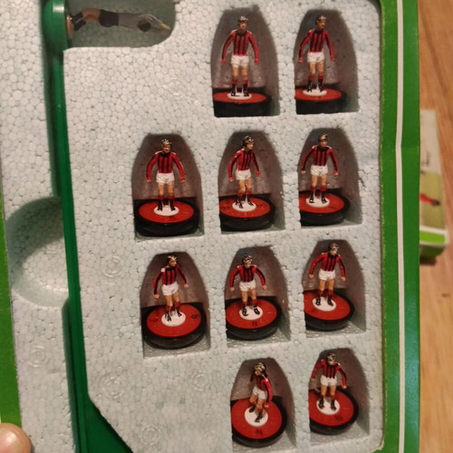 Subbuteo Milan team like new with box