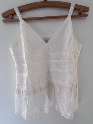 Cerruti 1881 sleeveless blouse used, ecru with lace