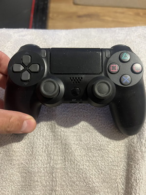 PlayStation 4 Controller like new, compatible with iOS and Android