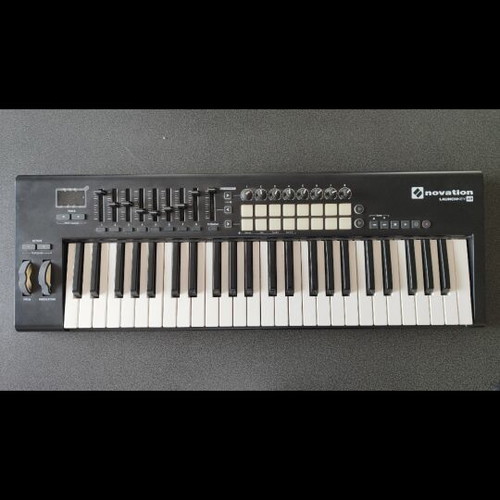 Novation Launchkey 49 MK2 MIDI keyboard controller