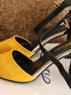 Pumps new in yellow and black color, sizes 37-38