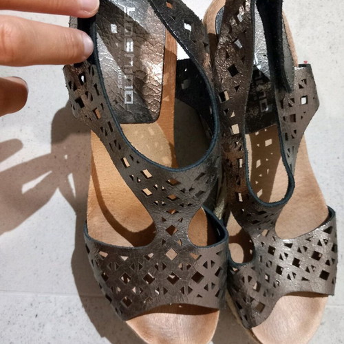 Yoshino platform shoes new, bronze, size 37
