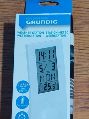Grundig Weather Station new, white, battery operated with barometric manometer
