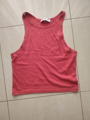 Badila sleeveless crop top used, faded red