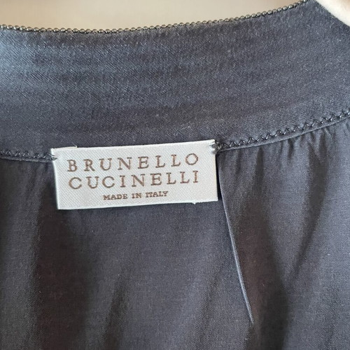 Shirt like new, beautiful and unique
