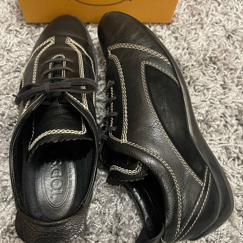 Tod’s leather sneakers black with white stitching like new, size 38