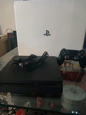 PlayStation 4 (PS4) 1TB σαν καινούργιο με κουτί, καλώδια και κοντρόλερ
