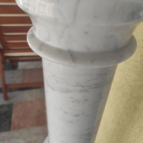 Marble columns like new, white marble with gray veins, height 1.20m