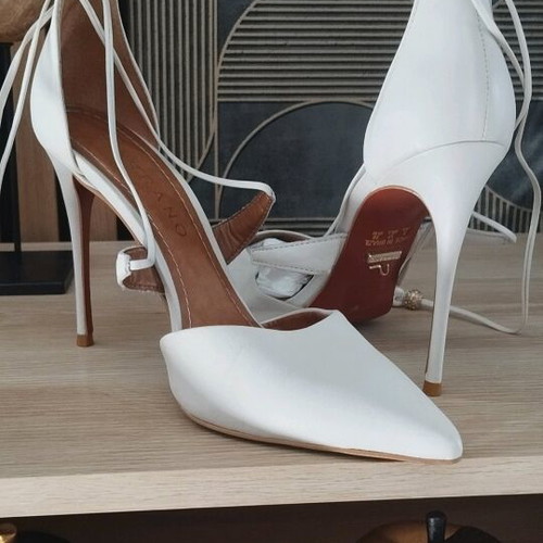 Carrano bridal sandals size 39 like new, beige