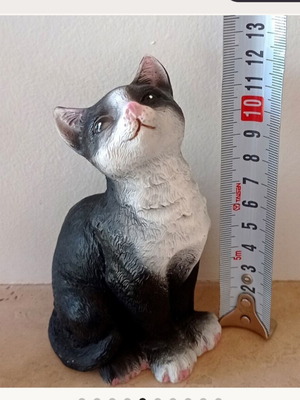 Collectible resin tuxedo cat figure vintage style